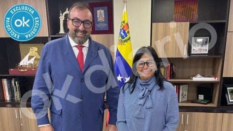 Koldo García, tras dejar el ministerio, enviado por el PSOE a una reunión en Caracas.