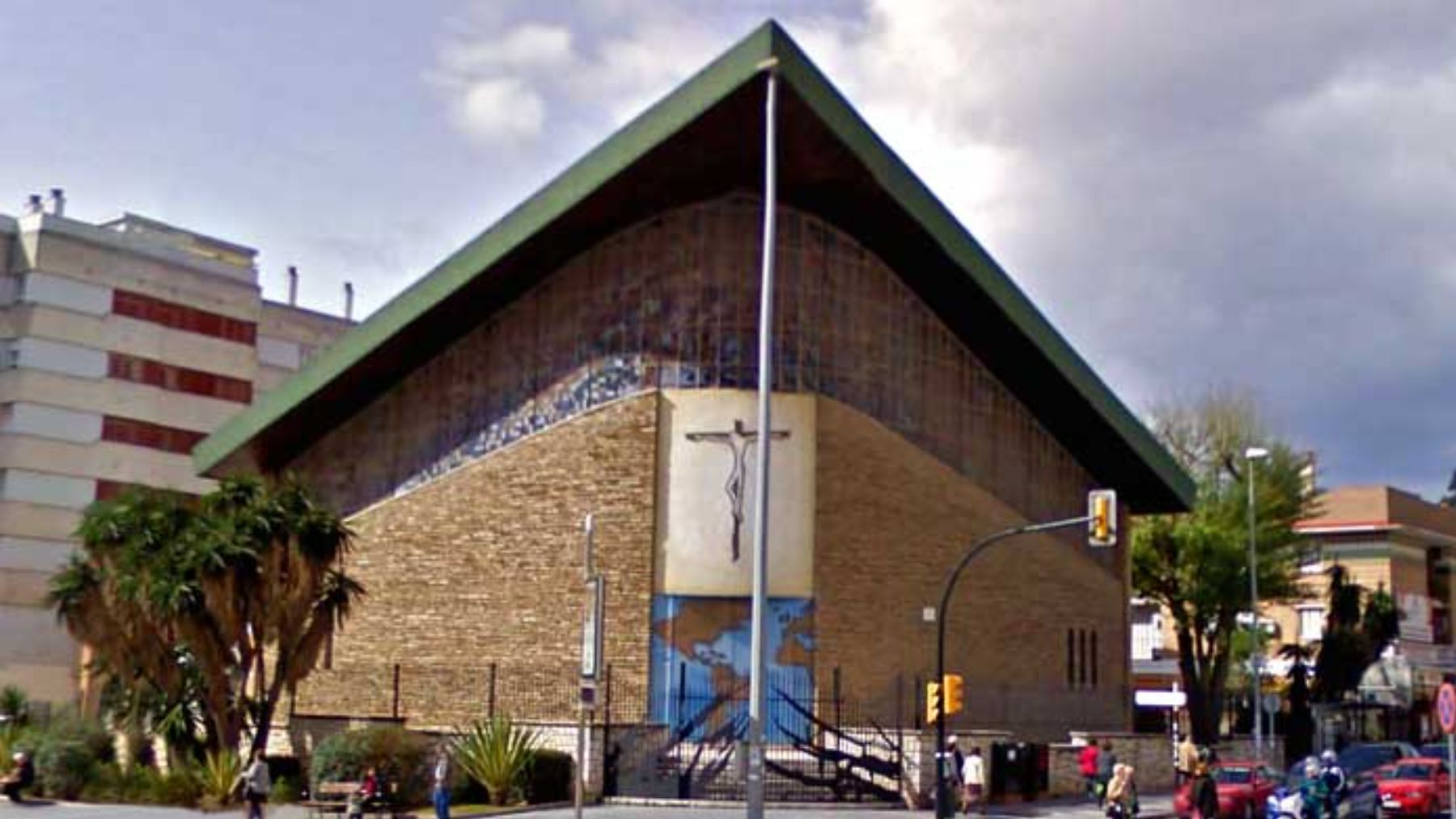 Un magrebí profana un belén, amenaza y trata de agredir a varias personas en una iglesia en Málaga