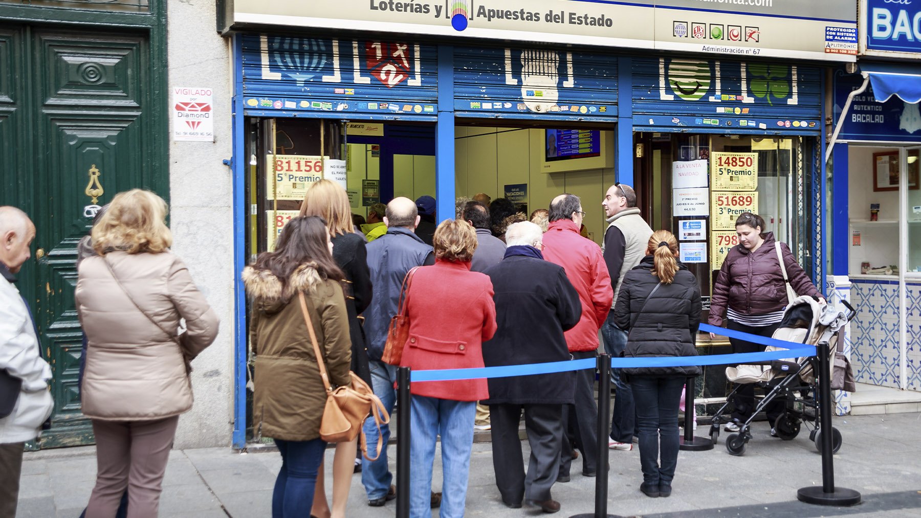 Más coches y menos paro: así cambia tu provincia cuando toca el Gordo de Navidad, según un estudio económico