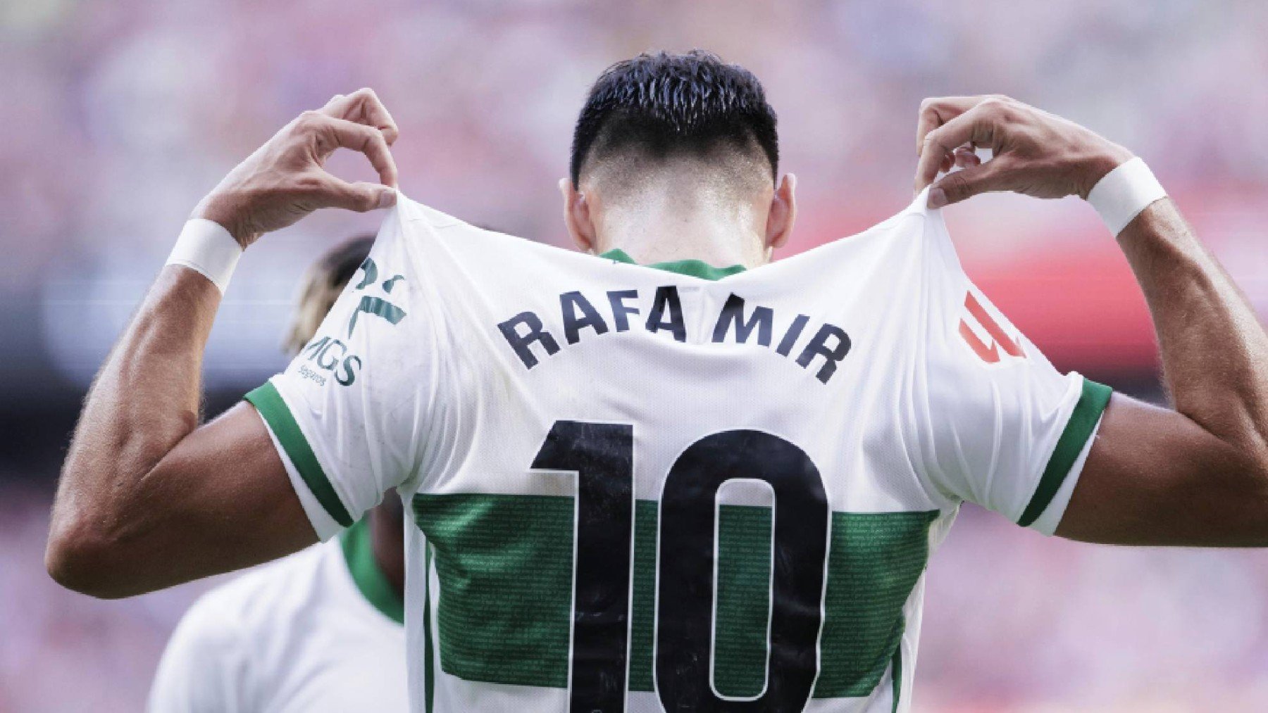 Vuelve Rafa Mir, el 9 que no pudo fichar el Mallorca