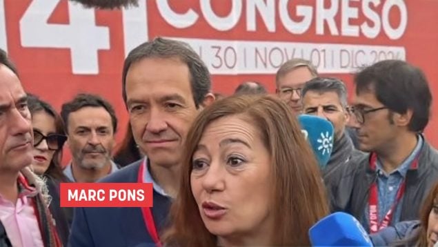 Marc Pons en un acto del PSOE junto a Francina Armengol y Iago Negueruela.