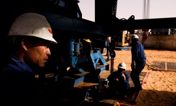 Trabajadores de Repsol en El-Sharara (Libia) en 2004. (Getty Images)