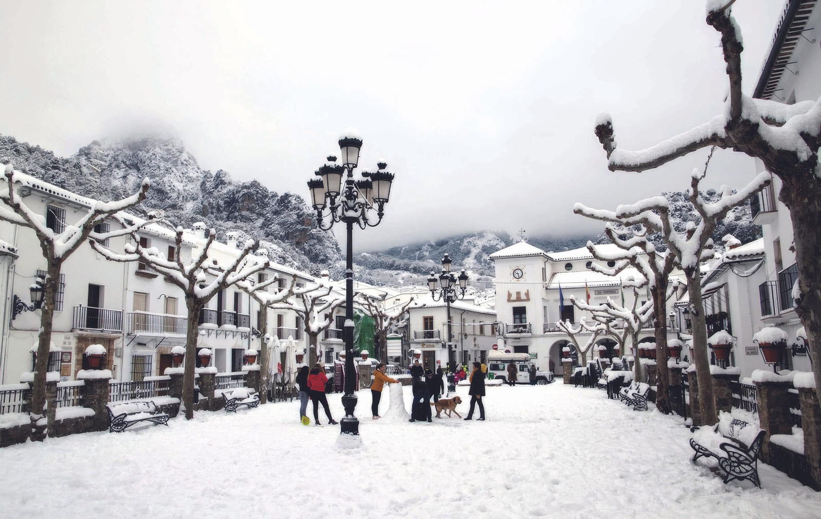 Parece Laponia pero está en España: el mágico pueblo blanco gaditano imperdible para estas Navidades