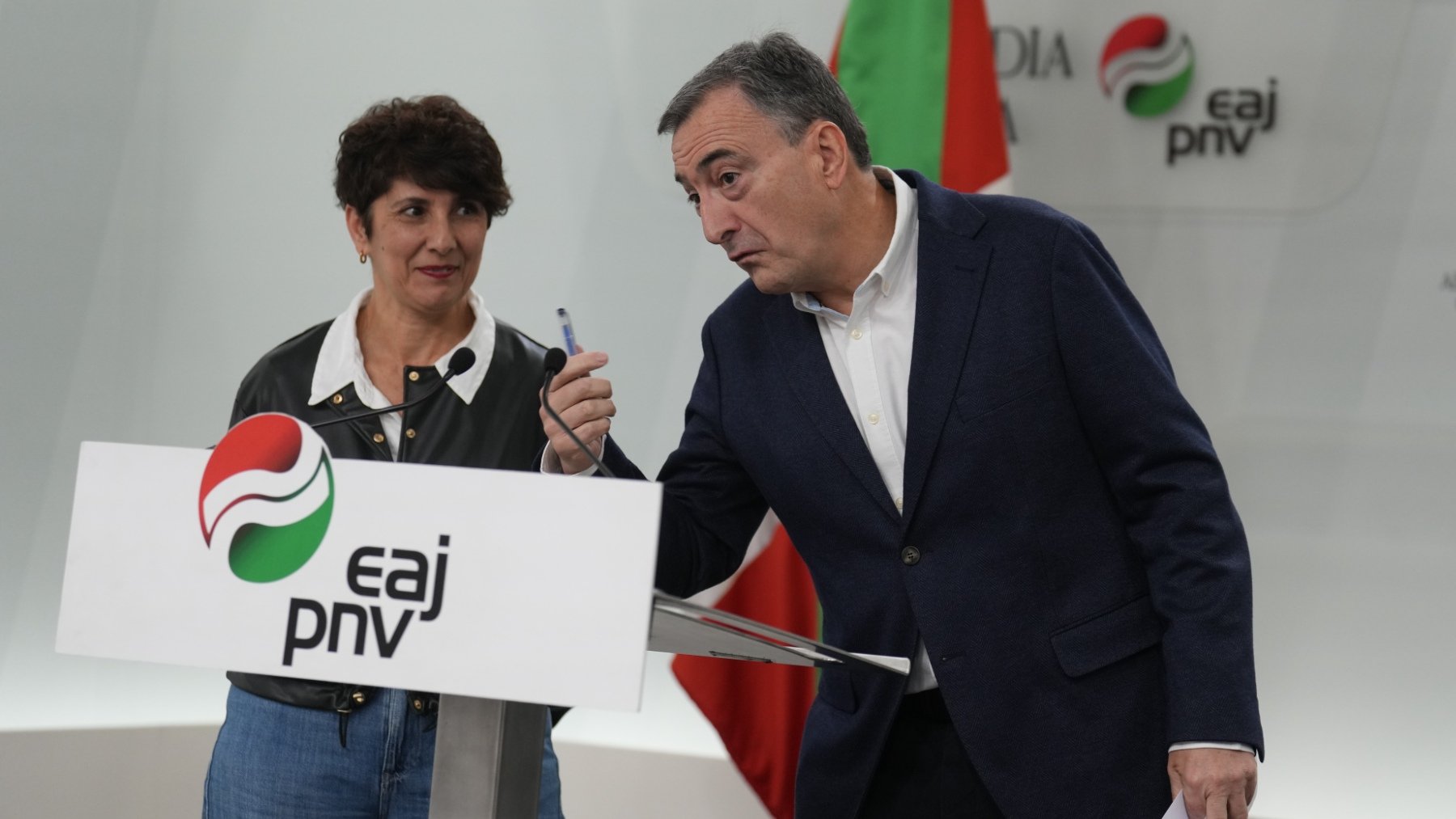 Maribel Vaquero y Aitor Esteban, en un acto del PNV. (EP)