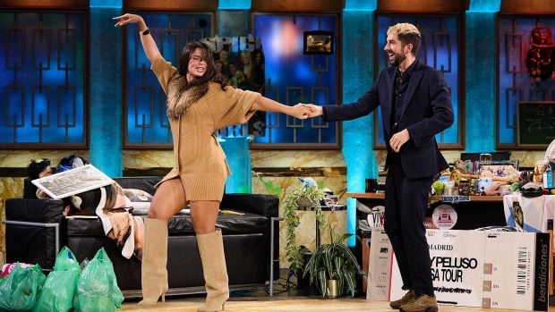 Nathy Peluso y David Broncano en 'La Revuelta' (RTVE).