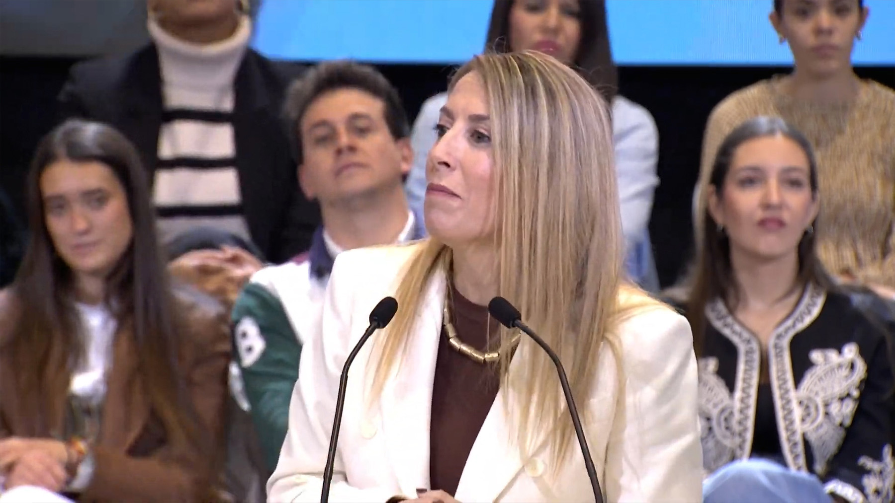 Guardiola denuncia los insultos y el tonito condescendiente del candidato del PSOE en Extremadura