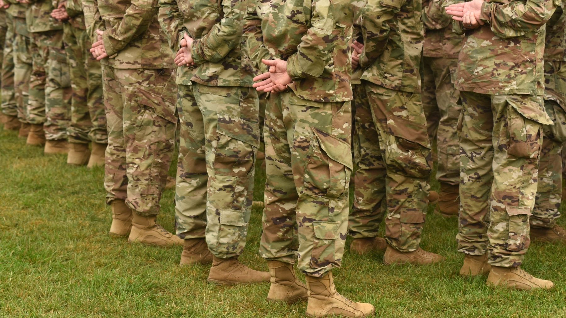 Pide que el tiempo que estuvo en la mili sume en su cotización para jubilarse antes y el INSS lo deja claro