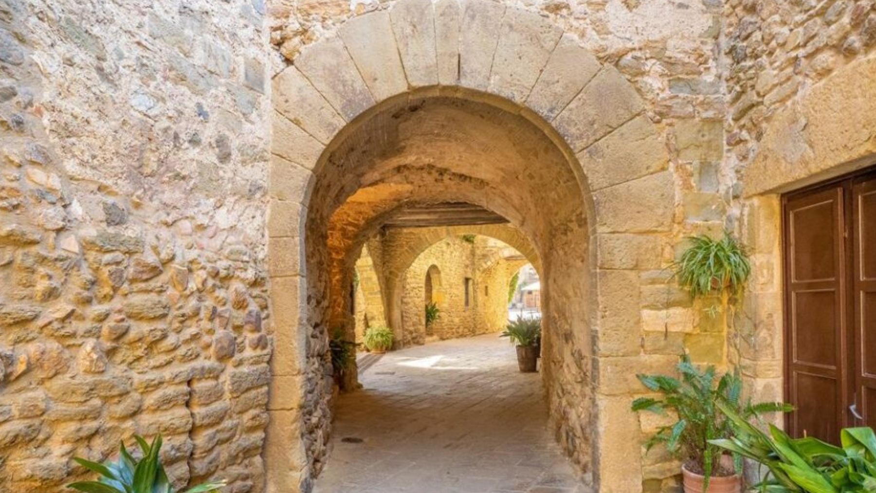 Pueblo, Catalu&ntilde;a, curiosidades