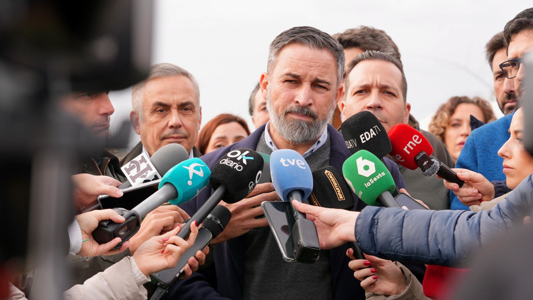 Abascal en Almaraz: apoya la continuidad de la central y acusa a Guardiola de fanatismo verde