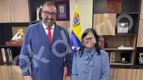 Koldo con Delcy Rodríguez en Caracas.