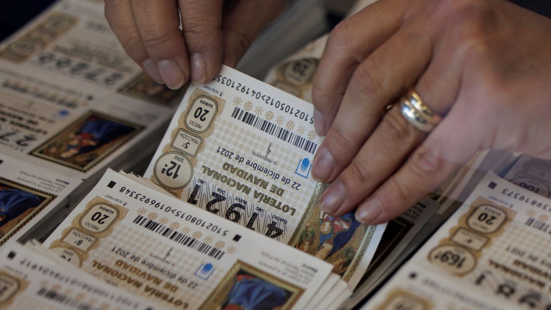 Pierde una bolsa con 60 décimos de Lotería de Navidad y lo que pasa parece de anuncio