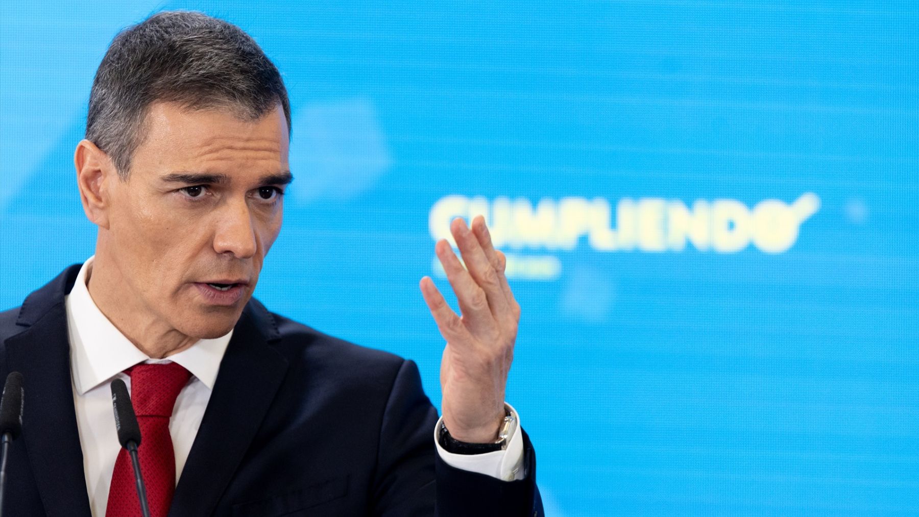 La Junta Electoral expedienta a Sánchez por hacer su balance de año en plena campaña extremeña