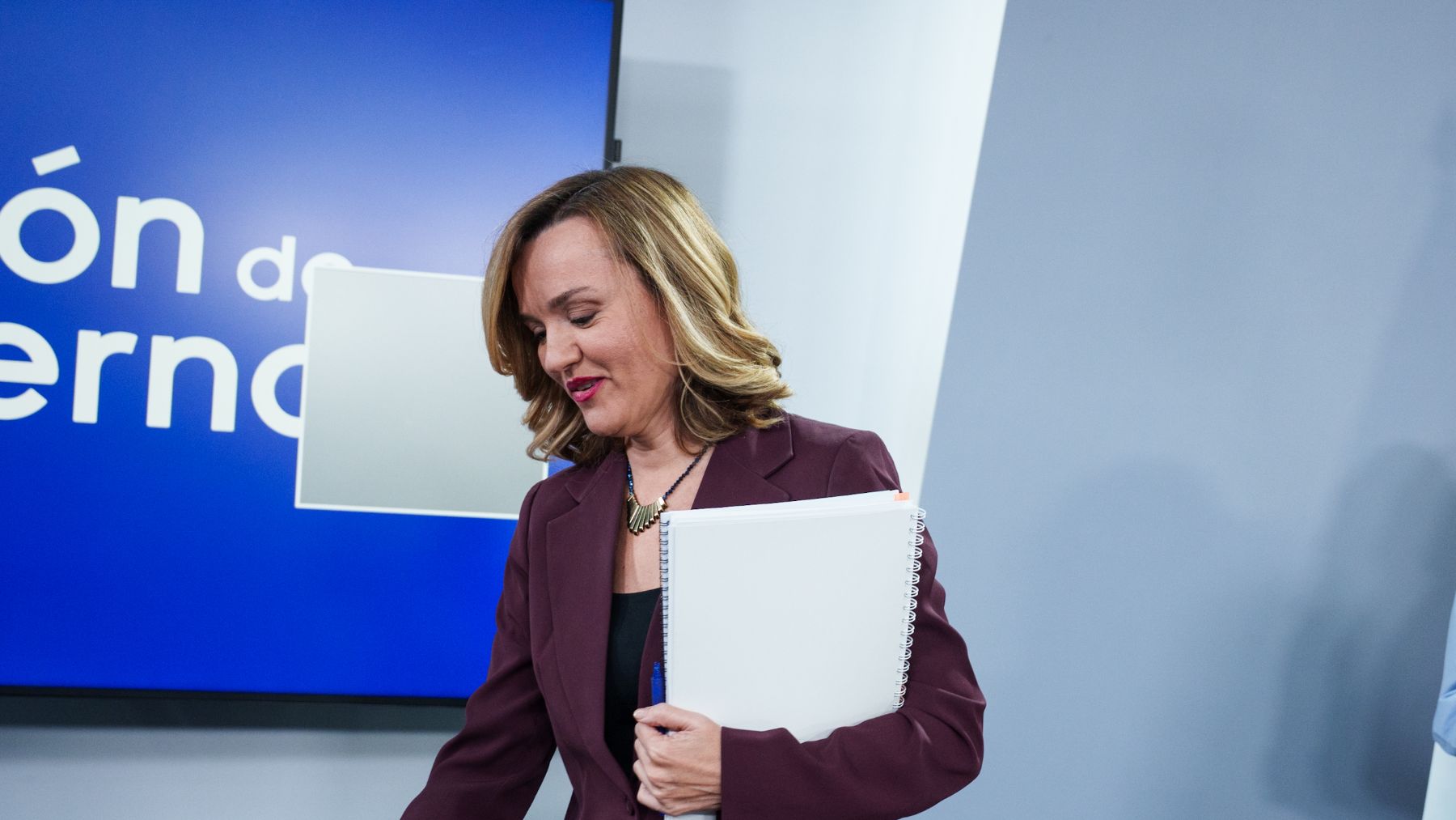 Alegría deja el Ejecutivo para ser candidata en Aragón con todas las encuestas en contra