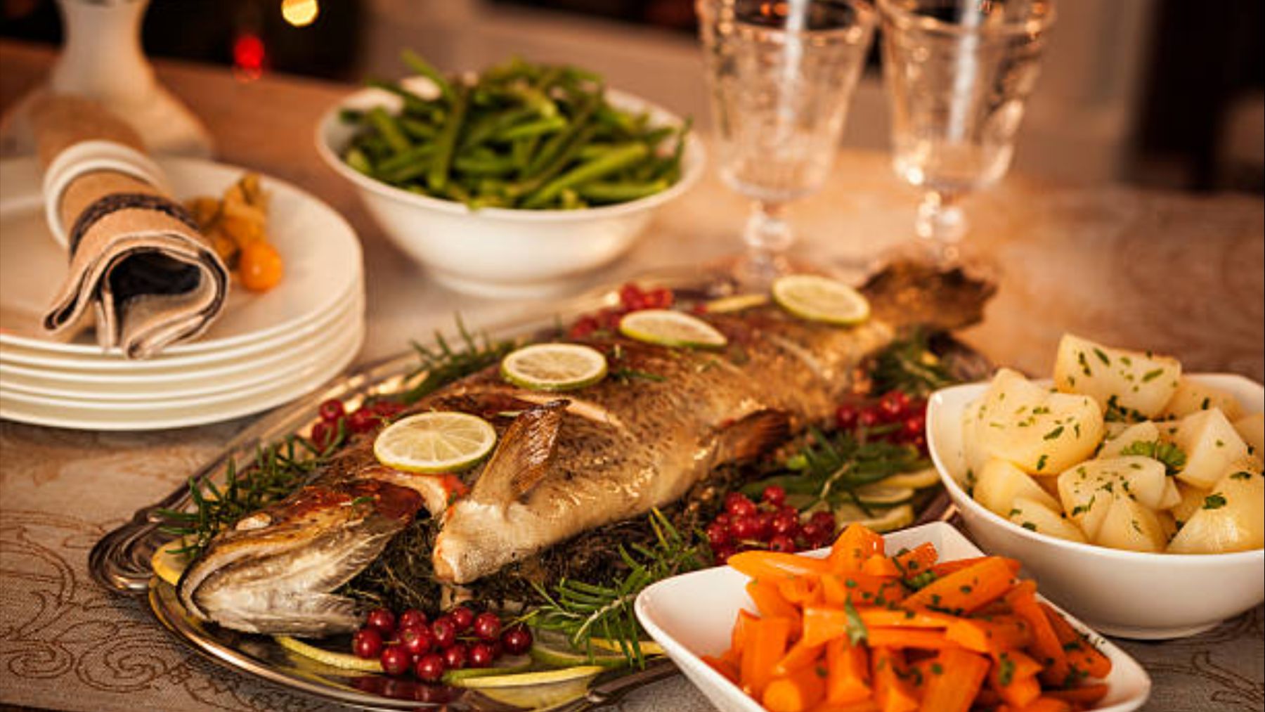 Ni lubina ni almejas: los alimentos que no van a estar en las mesas de clase media-baja esta Navidad según la OCU