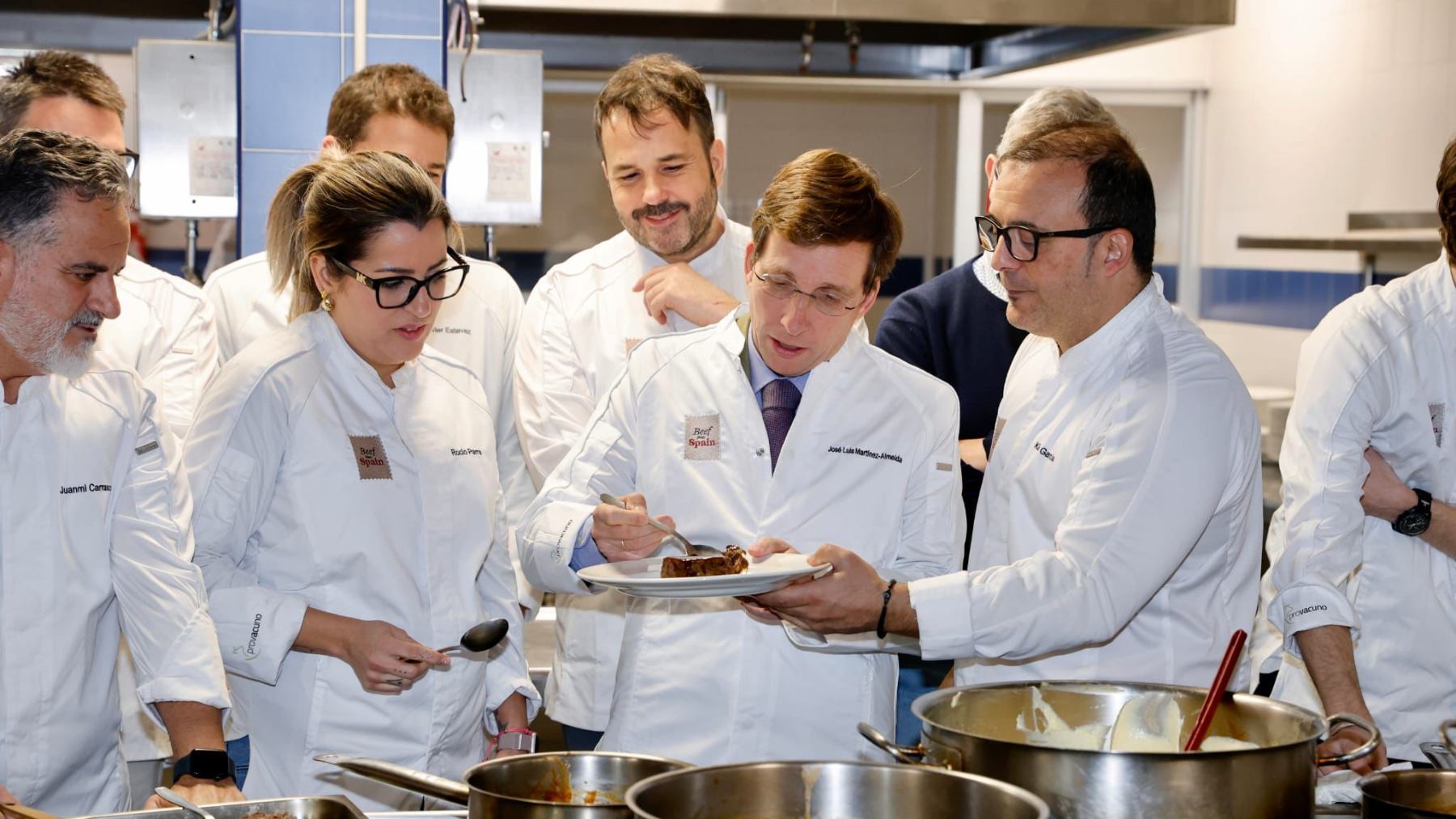 Alta cocina por una buena causa: 16 chefs de renombre se suman a la comida solidaria de Provacuno