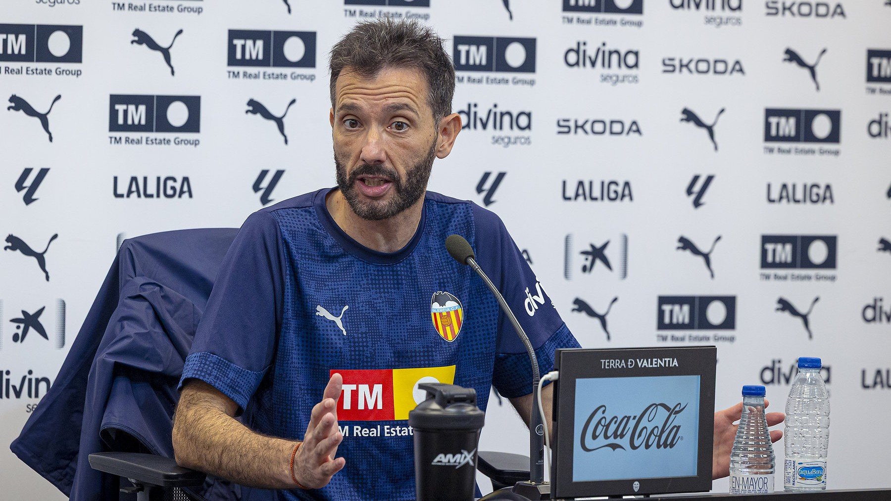 Carlos Corberán, en la rueda de prensa.