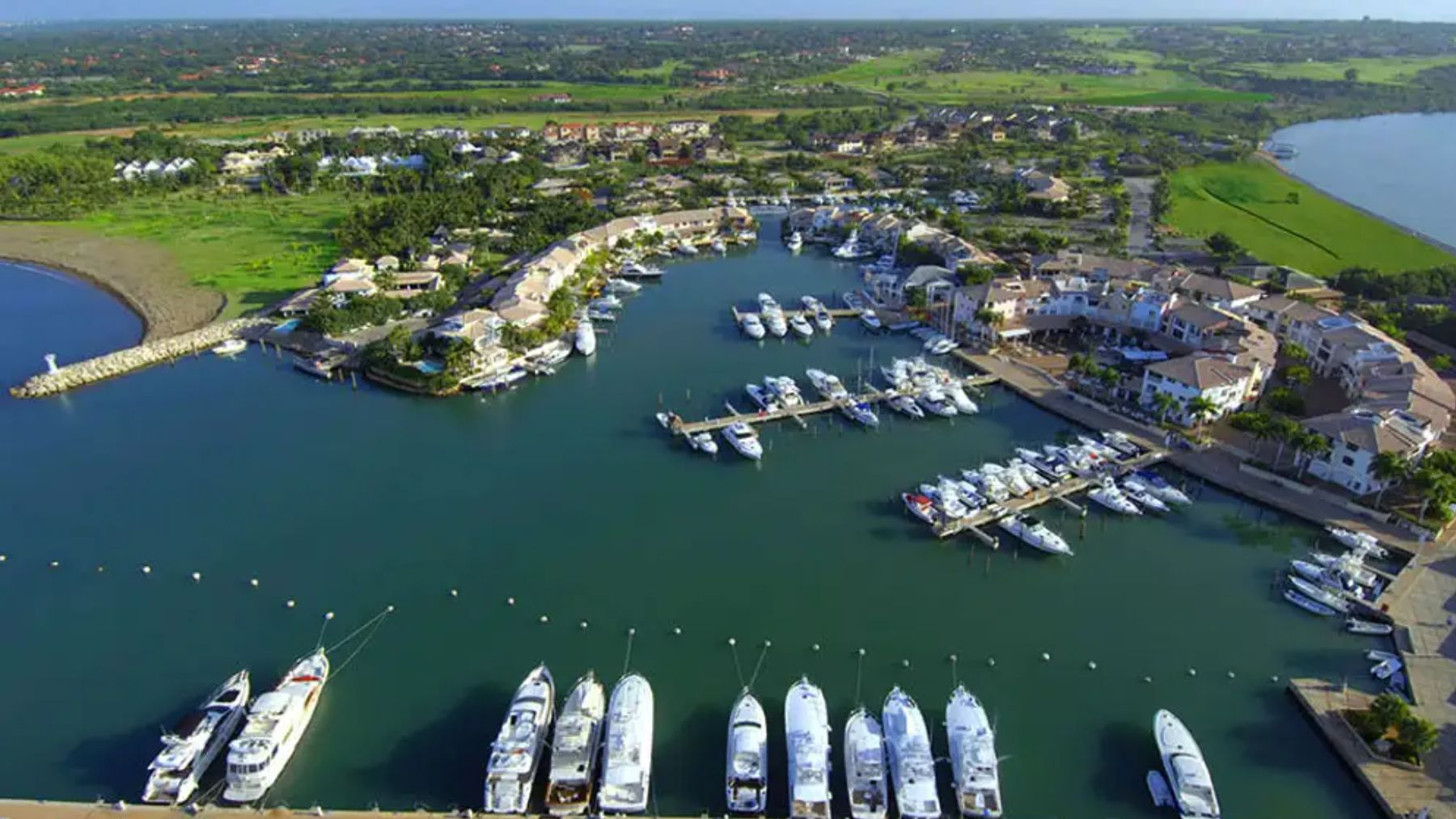 La trama de Plus Ultra tenía mansiones en La Romana de Dominicana y sedes de lujo en Los Jerónimos de Madrid