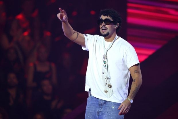 bad bunny, rosalia, estilo bad bunny, 