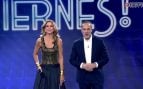 Bea Archidona y Santi Acosta, presentadores de De Viernes. (Mediaset)