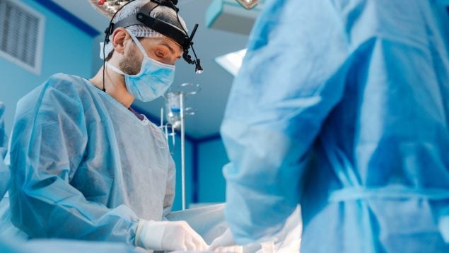 Será indemnizado con 20.000 € porque no se le avisó del riesgo de acortamiento del pene en una cirugía