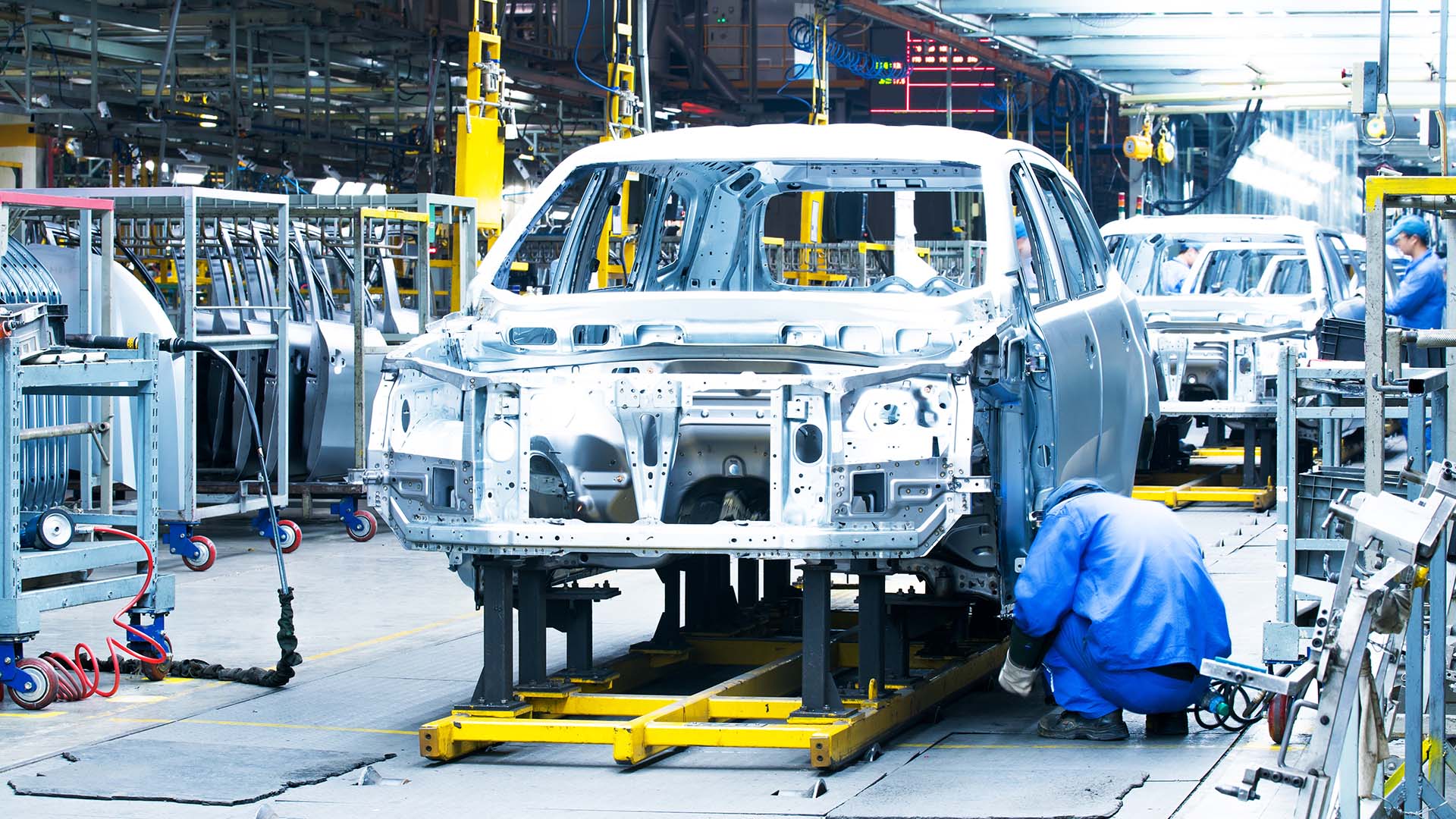 Las fábricas de coches en España temen una caída de la producción del 5% en 2025 por la crisis en Europa