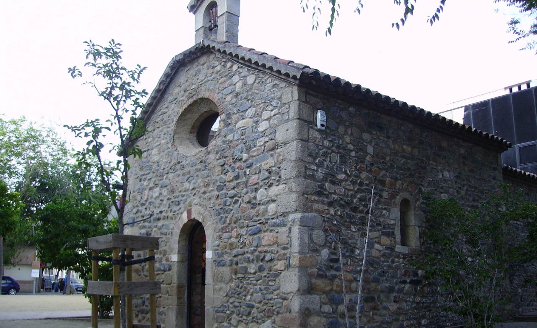 El pueblo medieval a menos de 1 hora de Barcelona que parece una postal de Navidad y es perfecto para una visita de un día