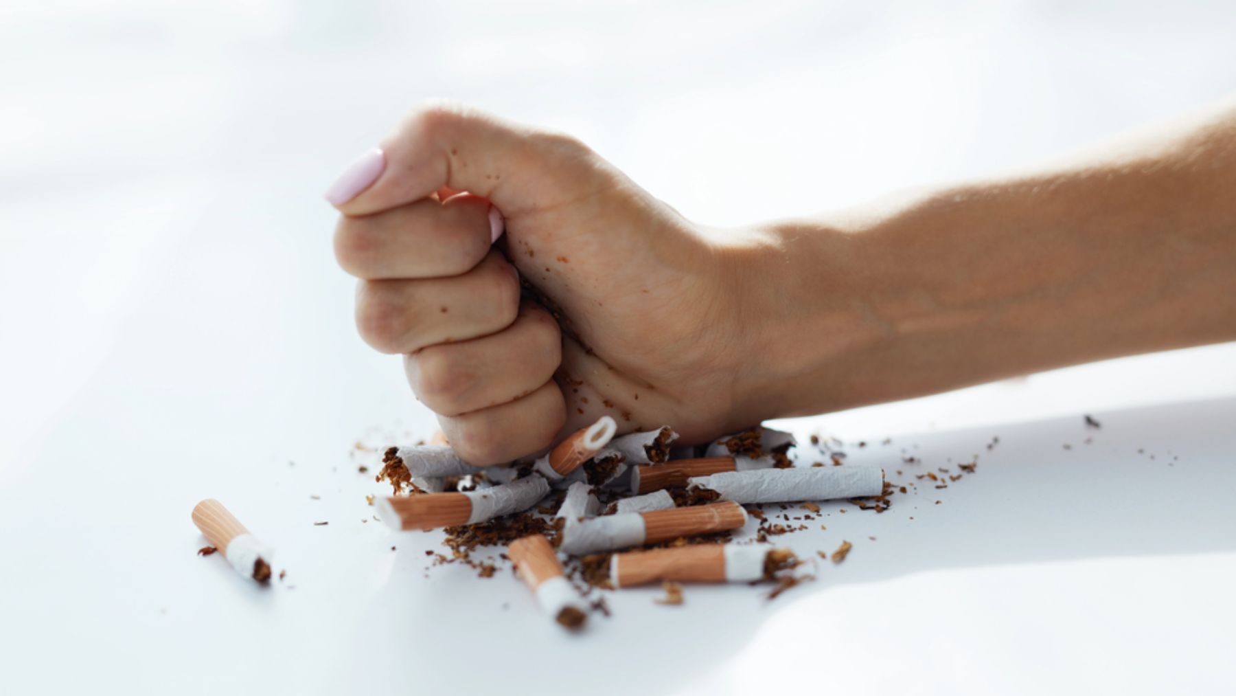 ¿Y si hay otra opción mejor que prohibir el tabaco?: las alternativas más eficaces para dejar de fumar