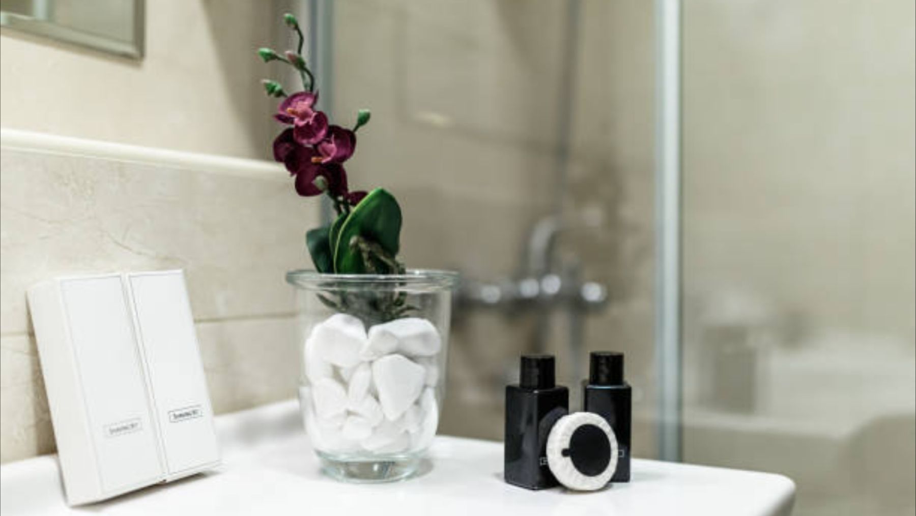 Adiós al champú y gel en los hoteles como los conoces: en 2026 cambia todo