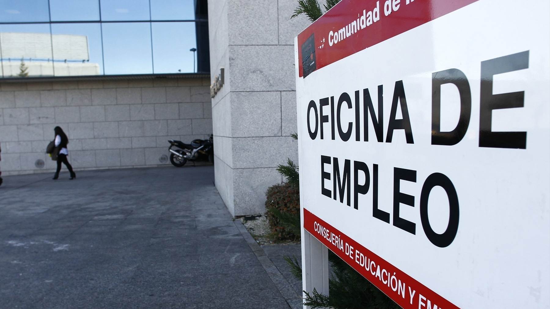 El Gobierno elimina la obligación de presentar la declaración del IRPF a los perceptores del paro