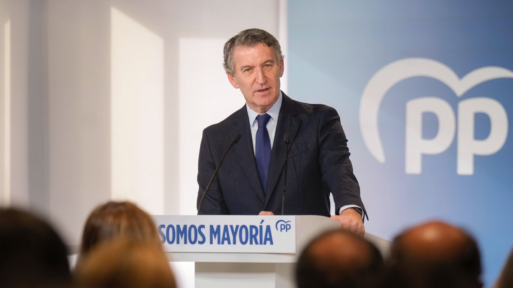 Feijóo entrega a la juez todos sus mensajes con Mazón el día de la DANA