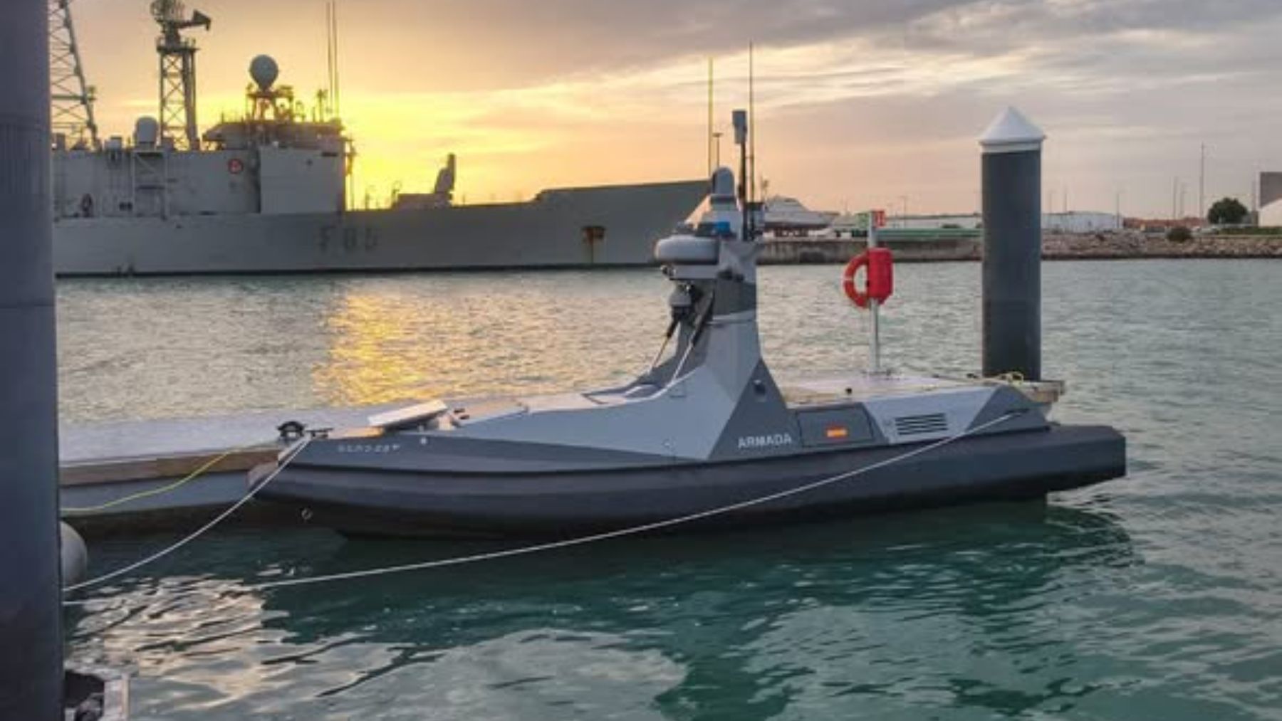 Adiós a los riesgos en el mar: la Base Naval de Rota estrena el Sead 23, el dron que patrulla en solitario y vigilará el Estrecho