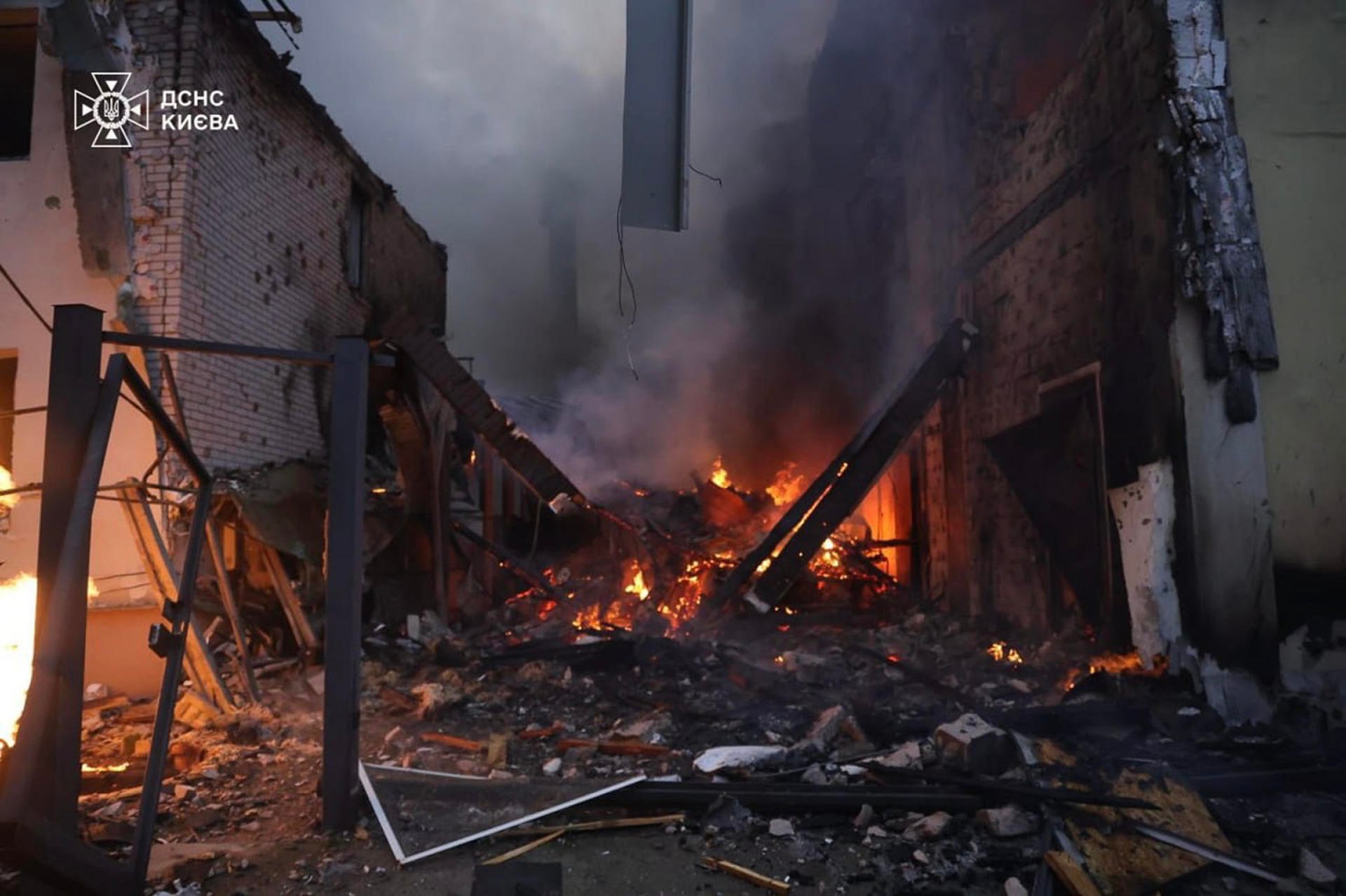 Rusia deja sin electricidad a un tercio de Kiev con un ataque masivo antes de la reunión de Zelenski y Trump