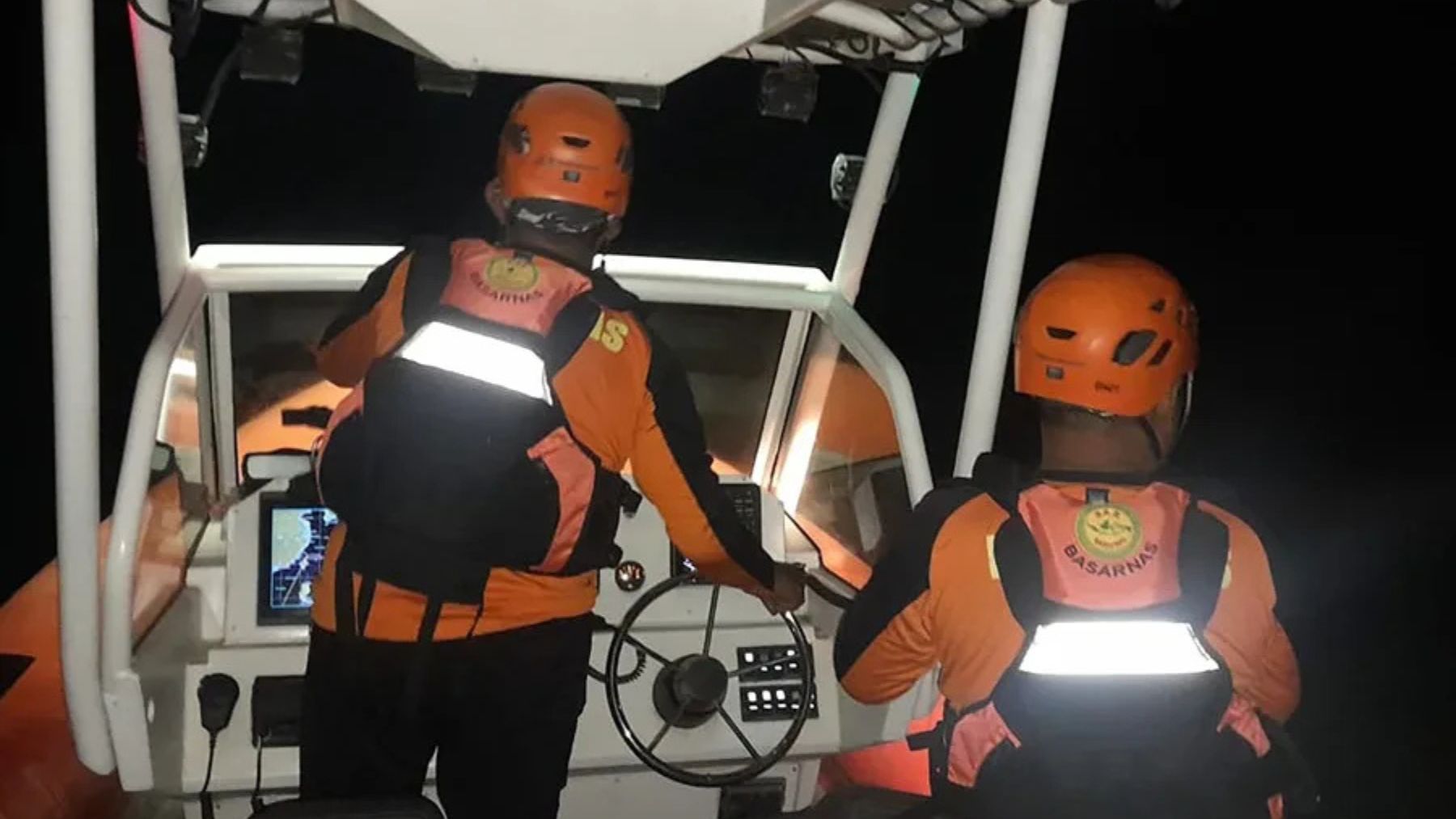 Equipos de rescate de Indonesia. (EFE)