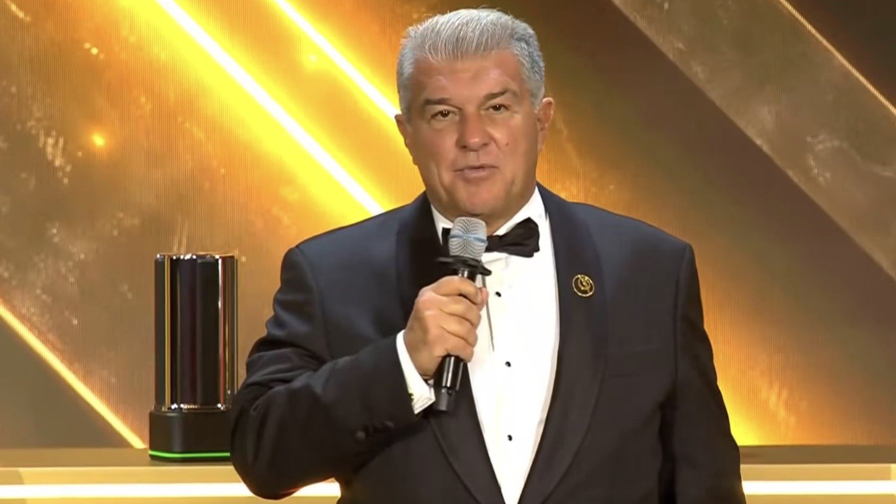 Laporta pelotea a Tebas en los premios