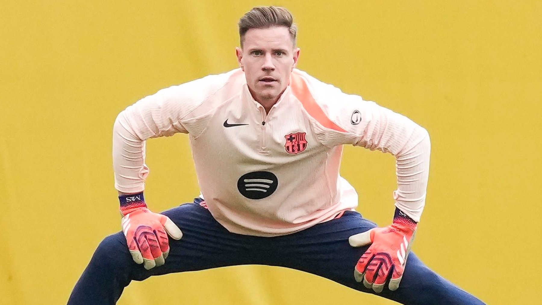 Los Guardiola y el City acuden al rescate del Barcelona para desencallar el