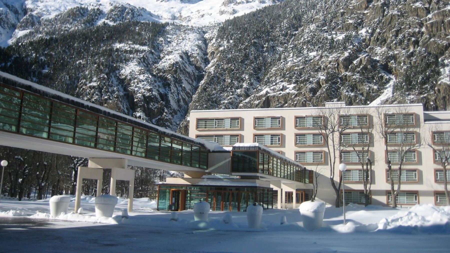 Un alud deja a varios montañeros atrapados en la zona del balneario de Panticosa (Huesca)