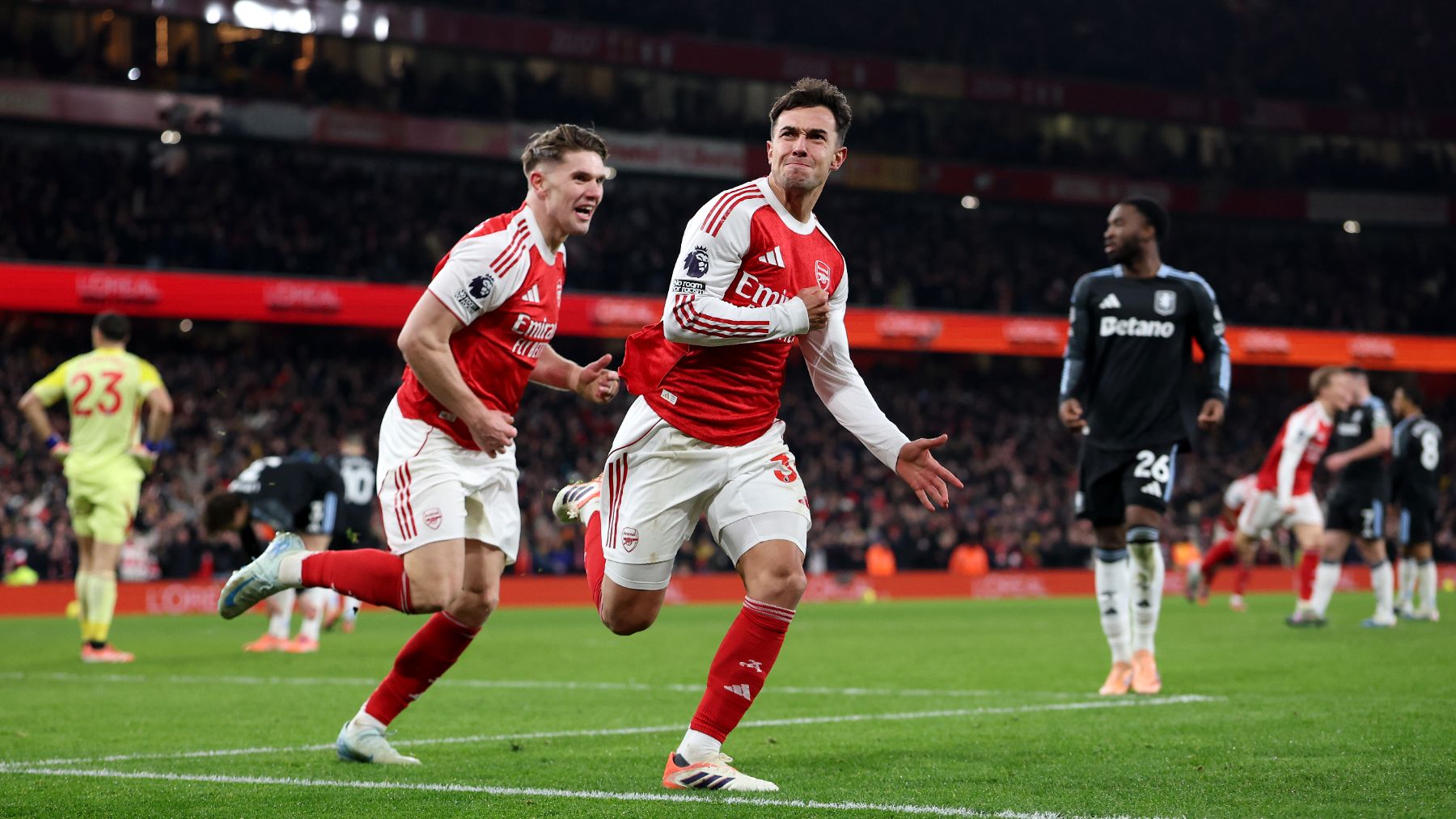 El Arsenal despide 2025 goleando a la revelación de la Premier League y consolida su liderato