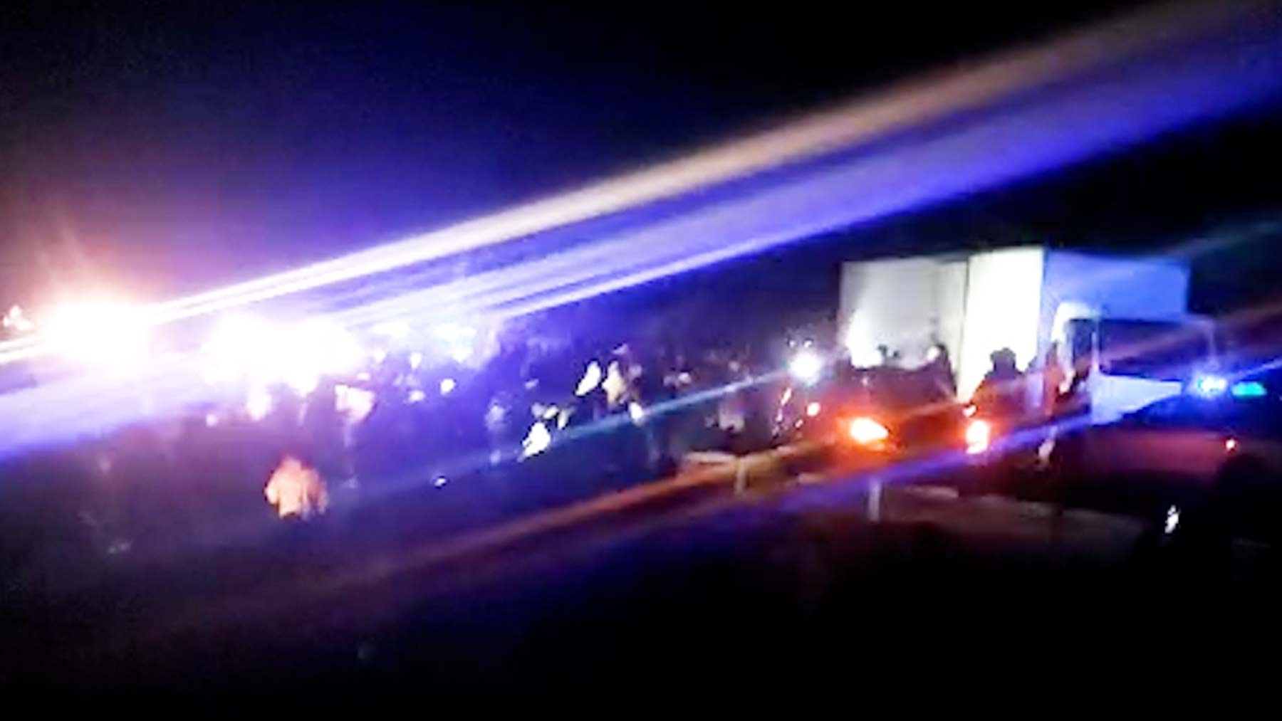 Una decena de guardias civiles heridos y vehículos policiales destrozados en una rave ilegal en Albacete