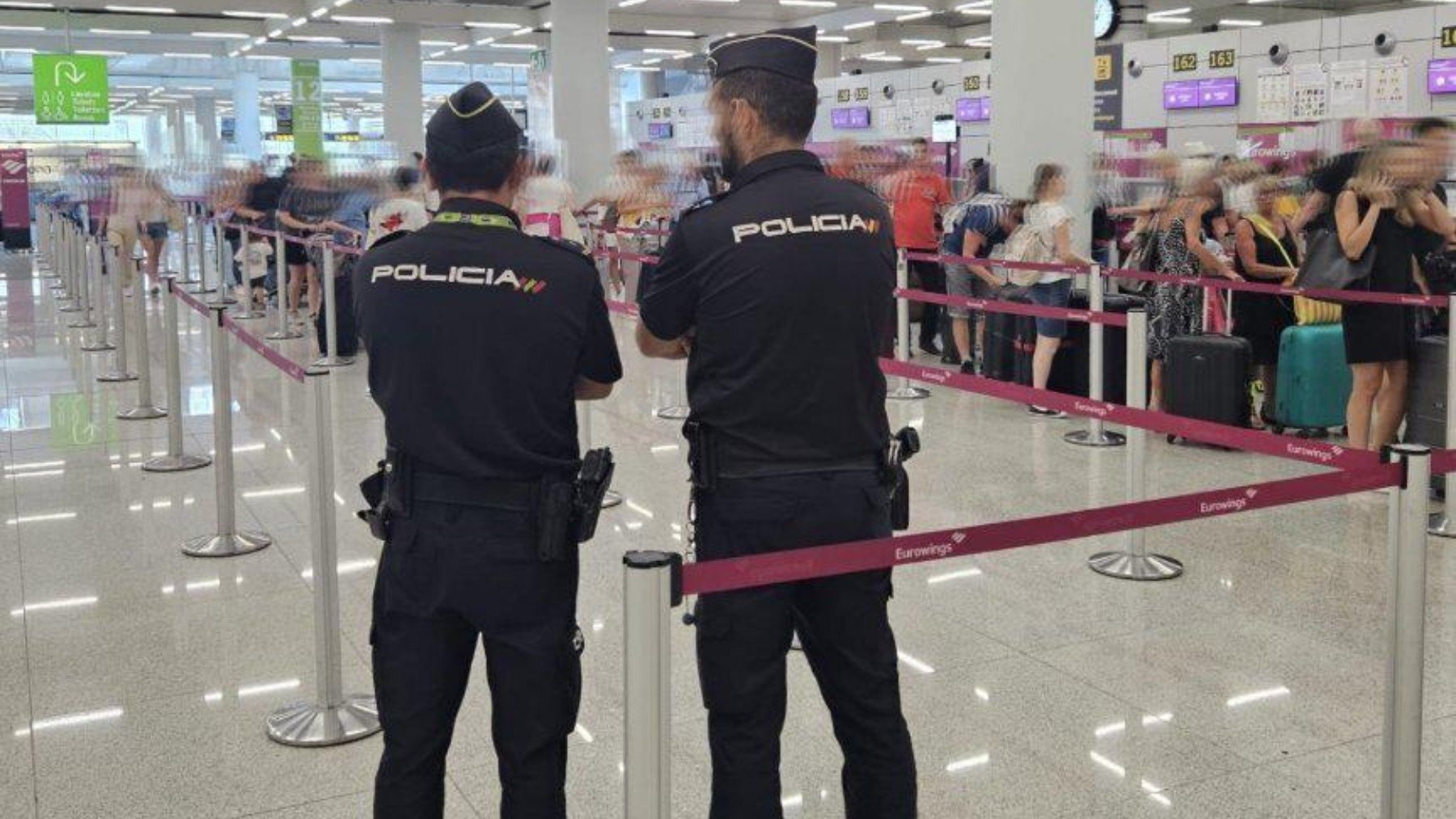 Una maleta abandonada por un marroquí activa el protocolo antiterrorista en el aeropuerto de Palma