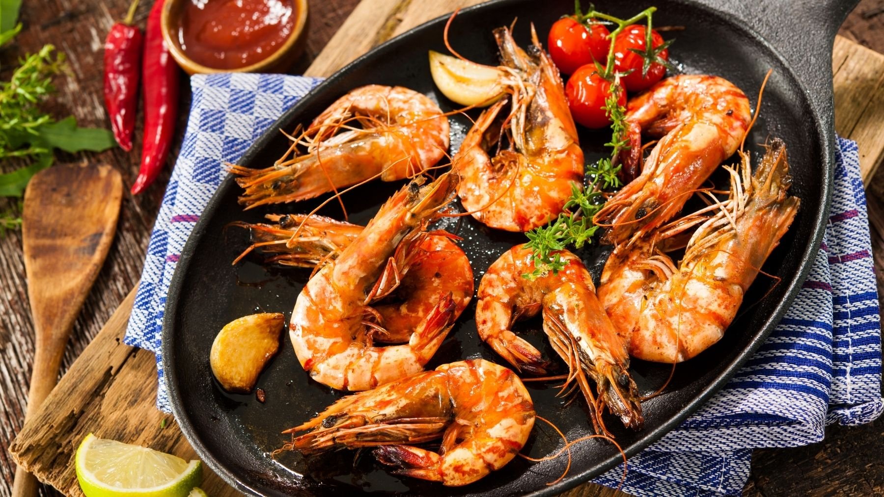 El truco fácil para hacer gambas a la plancha sin manchar nada: quedan como de restaurante