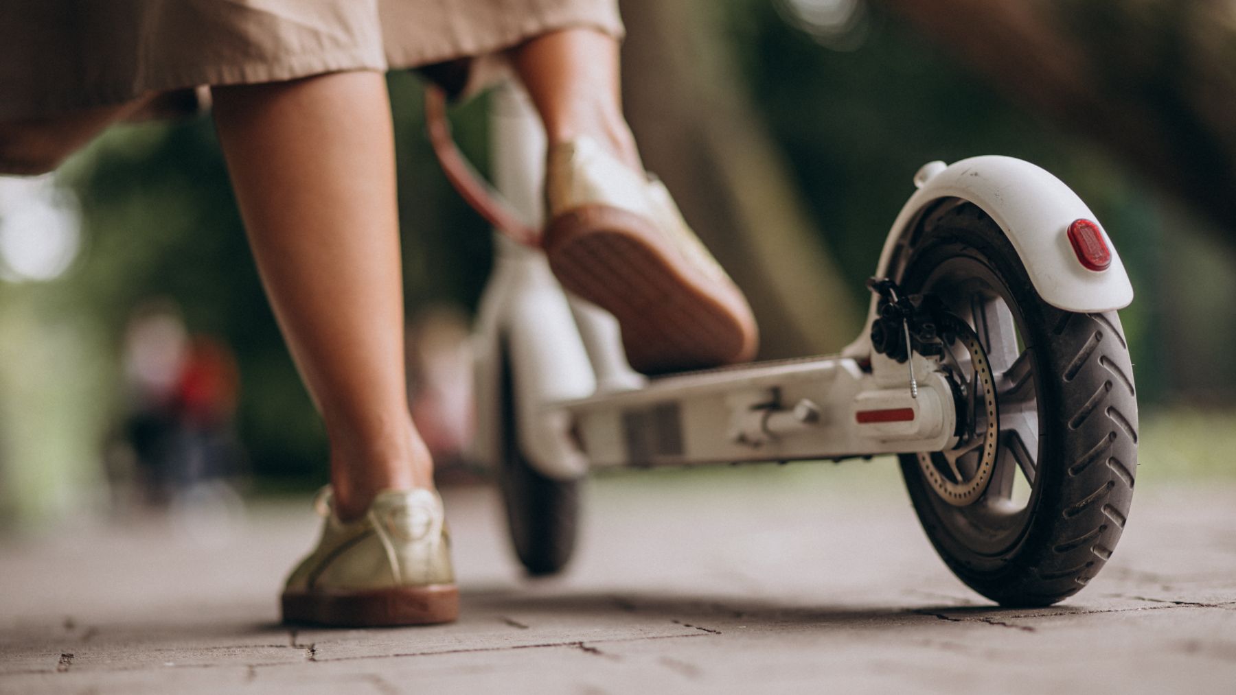 Ni seguro ni matrícula para los patinetes: la DGT aclara lo que pasará en 2026