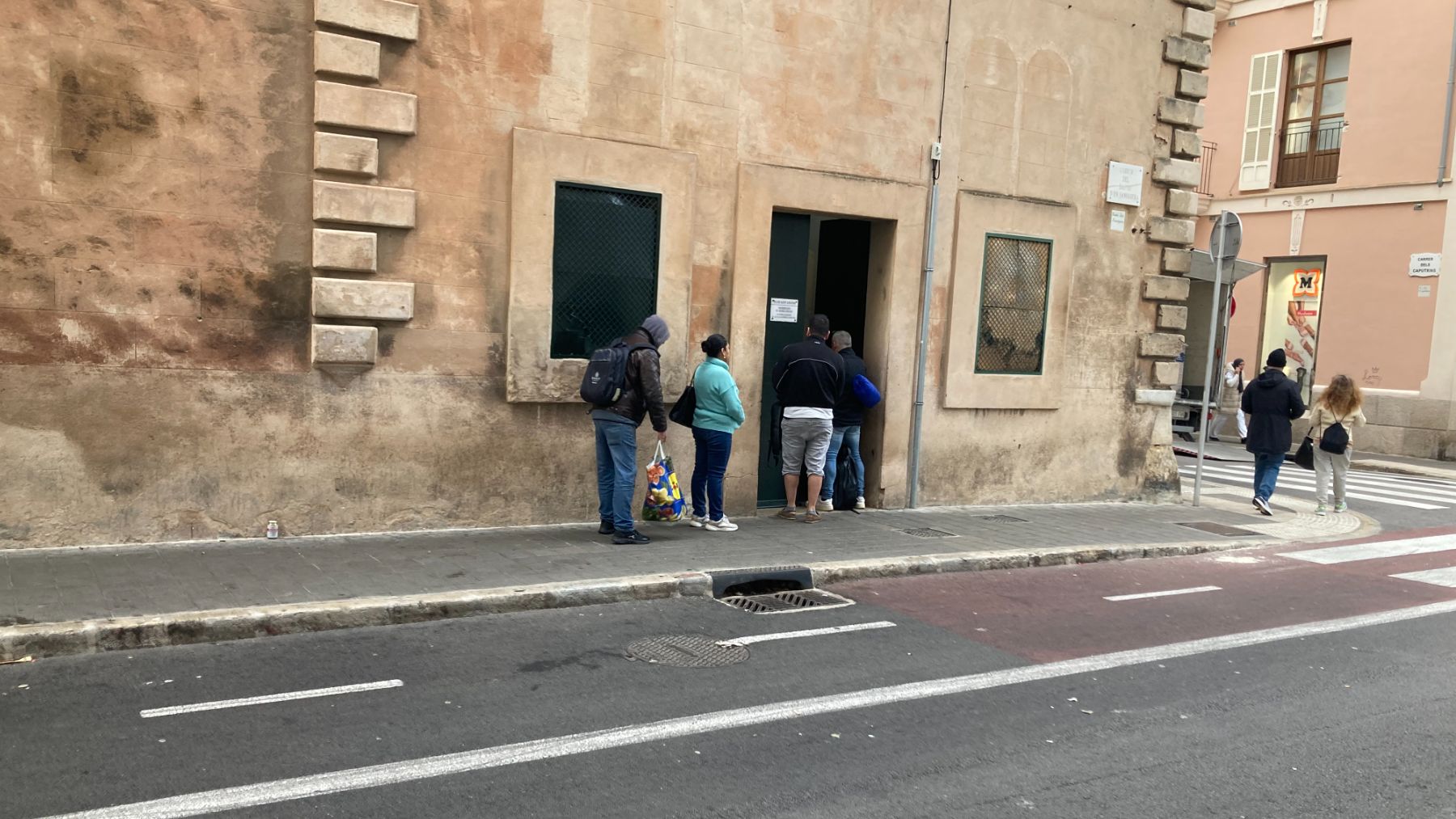 Las colas del hambre de Palma, reducidas a la mínima expresión: casi todos son residentes nativos