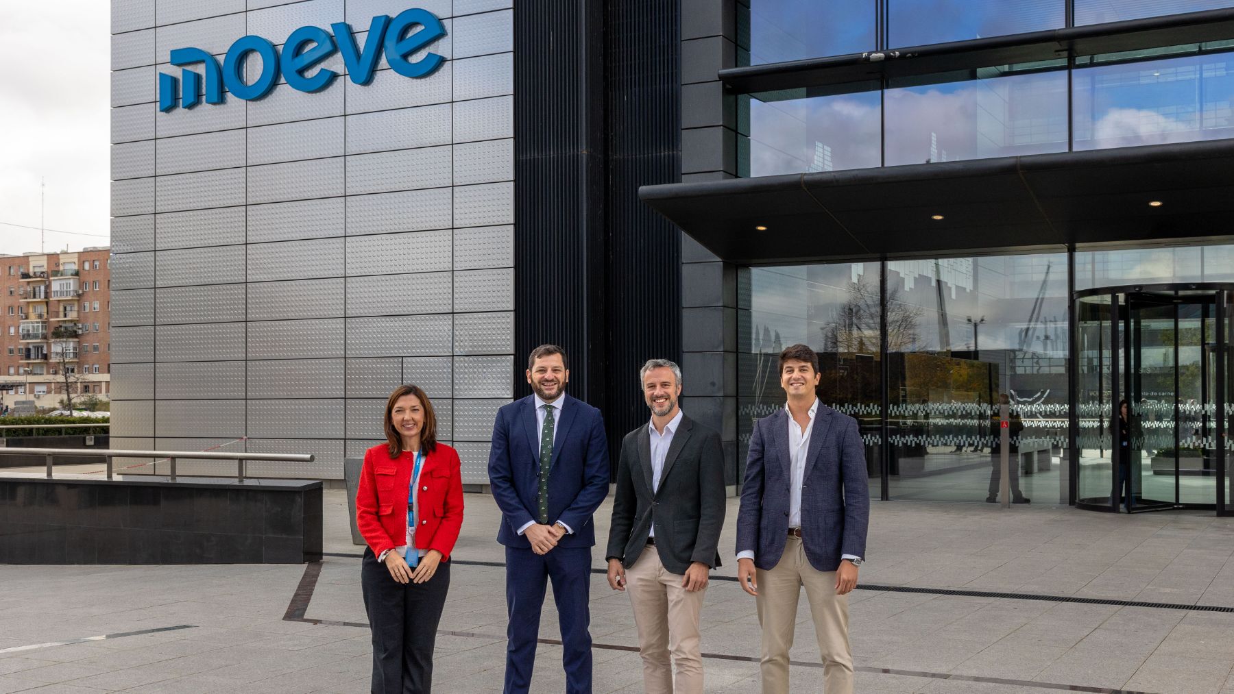 De izquierda a derecha, Ana M. Castelblanque, responsable de Crecimiento del negocio de Biometano de Moeve, Laureano Parrilla, director de Pretium Renovables, Adrien Souchet, director de Biometano de Moeve, y Jesús Blas, COO de Pretium Renovables.