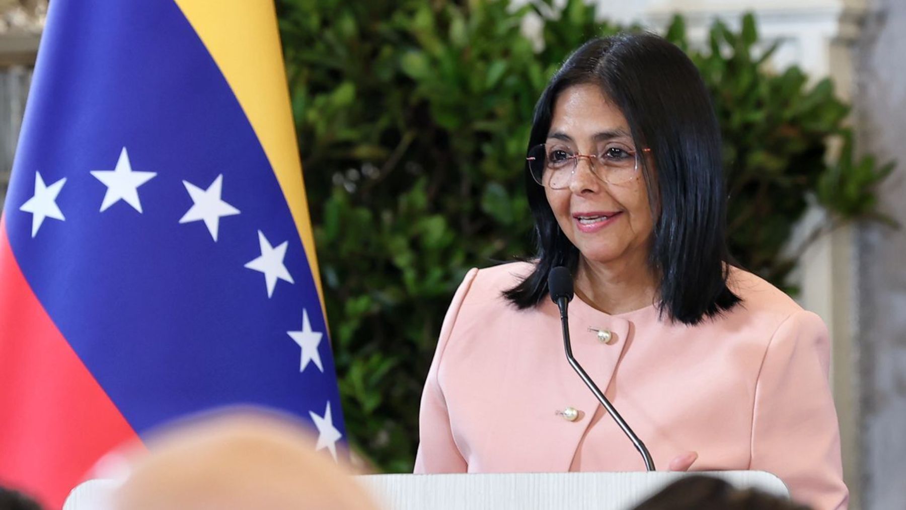 Quién es la chavista Delcy Rodríguez, la sucesora de Maduro: edad, pareja...