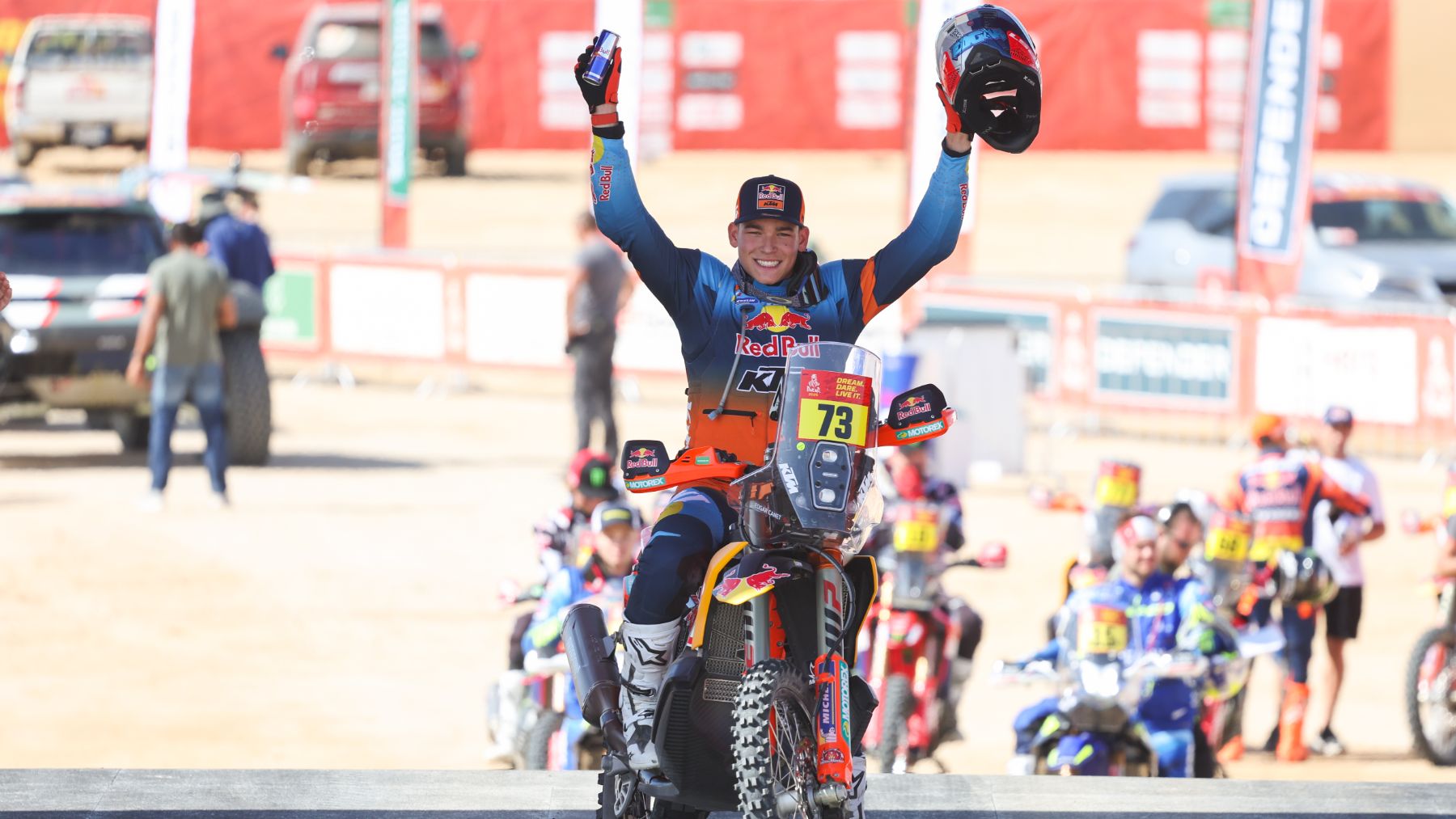 Edgar Canet aprovecha la sanción de Branch y retiene el liderato de motos en el Dakar