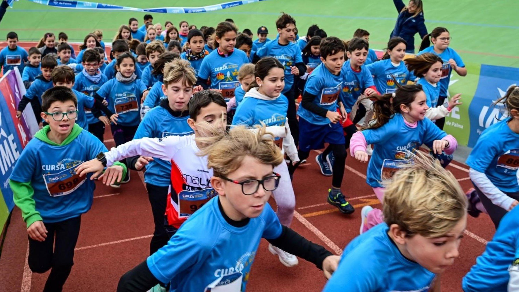 La XVI Cursa Infantil de Reis reúne a más de 1.000 participantes