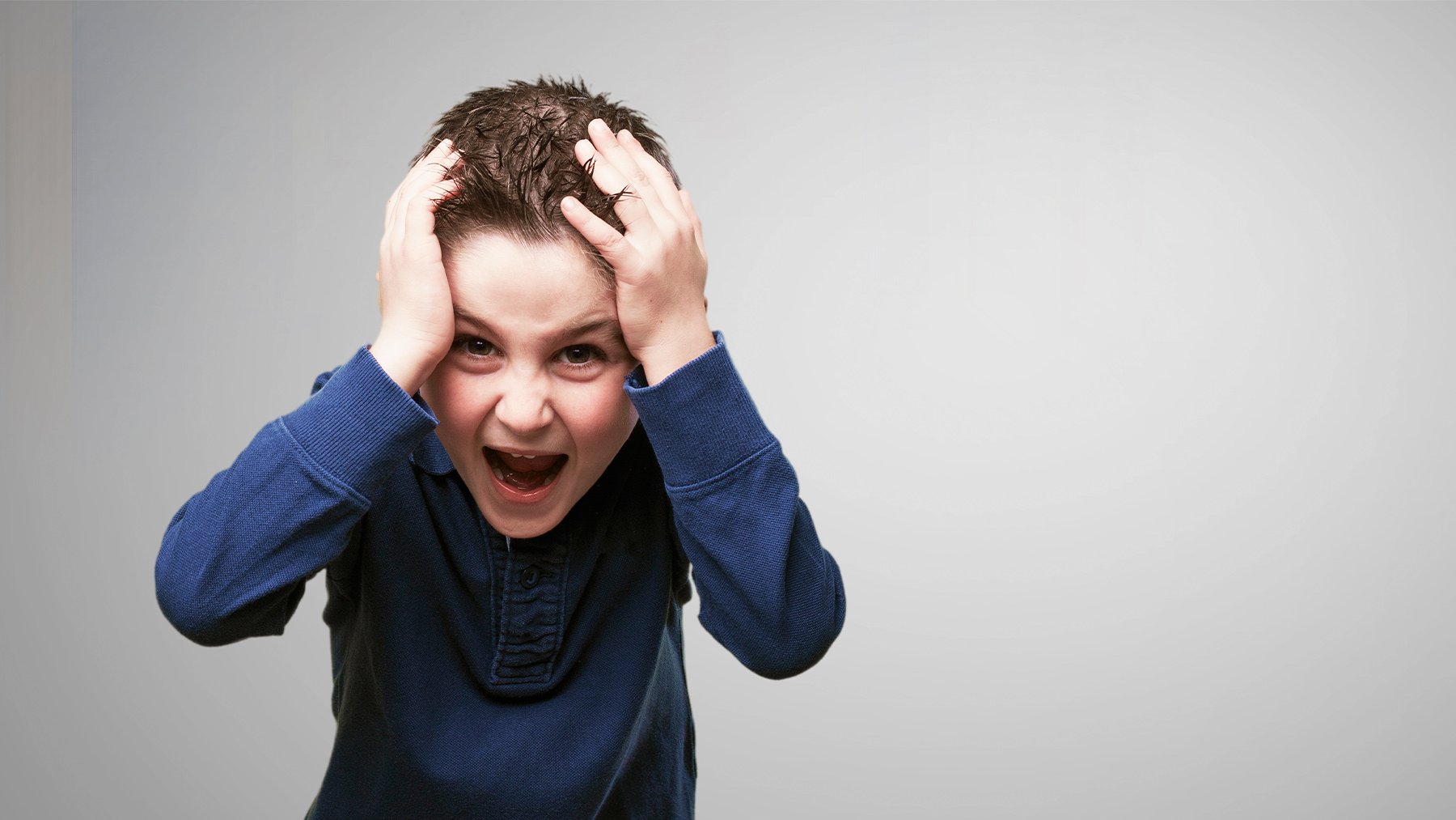 La frase de solo 20 letras que acaba con el enfado de un niño en segundos: avalada por expertos en psicología