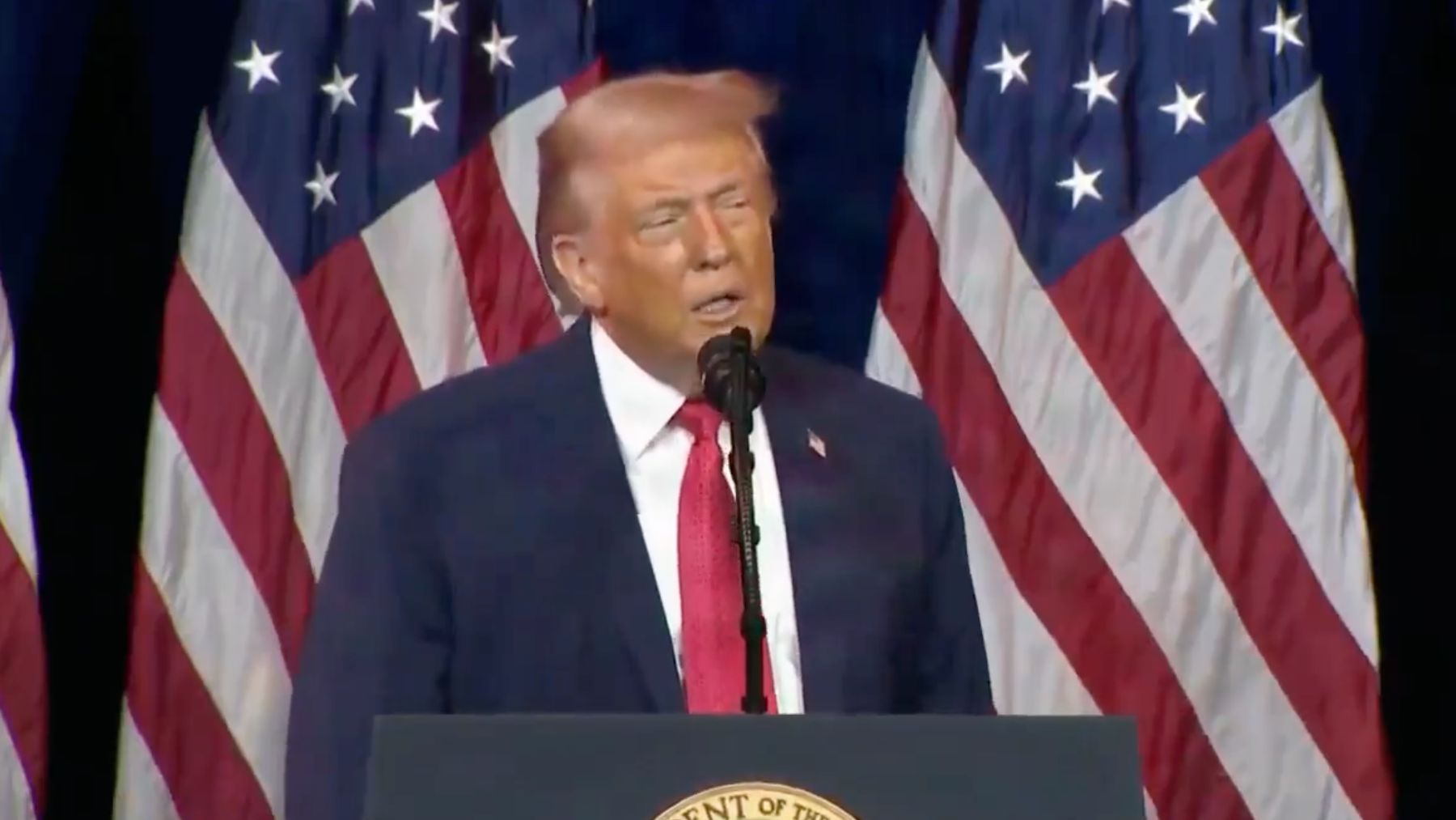 Trump: Maduro es un hombre violento, tiene una cámara de tortura y ha matado a millones de personas