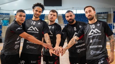 Mateus Maia, Lucão, Machado, Dennis y Rivillos posan en Son Moix (1)