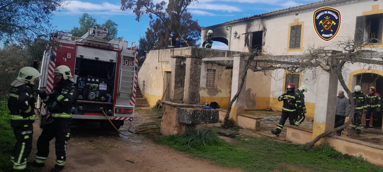Atrapada por las llamas: el dramático salto desde una ventana al vacío que salvó una vida en Mallorca